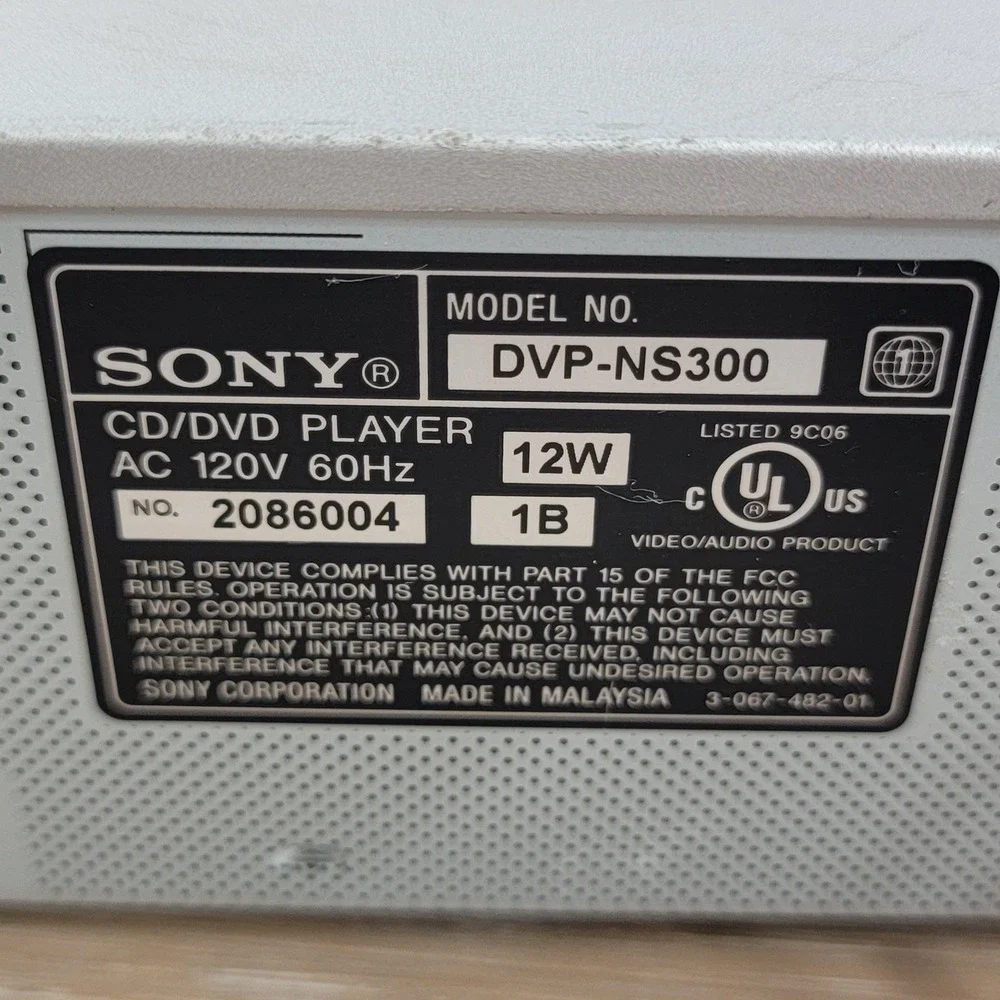Sony DVP NS300 Silver CD DVD Video CD Player Block Noise Reduction No Remote